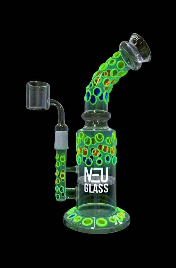 NEU Honeycomb UV & Glow-in-the-Dark Water Pipe: A Night Owl's Dream