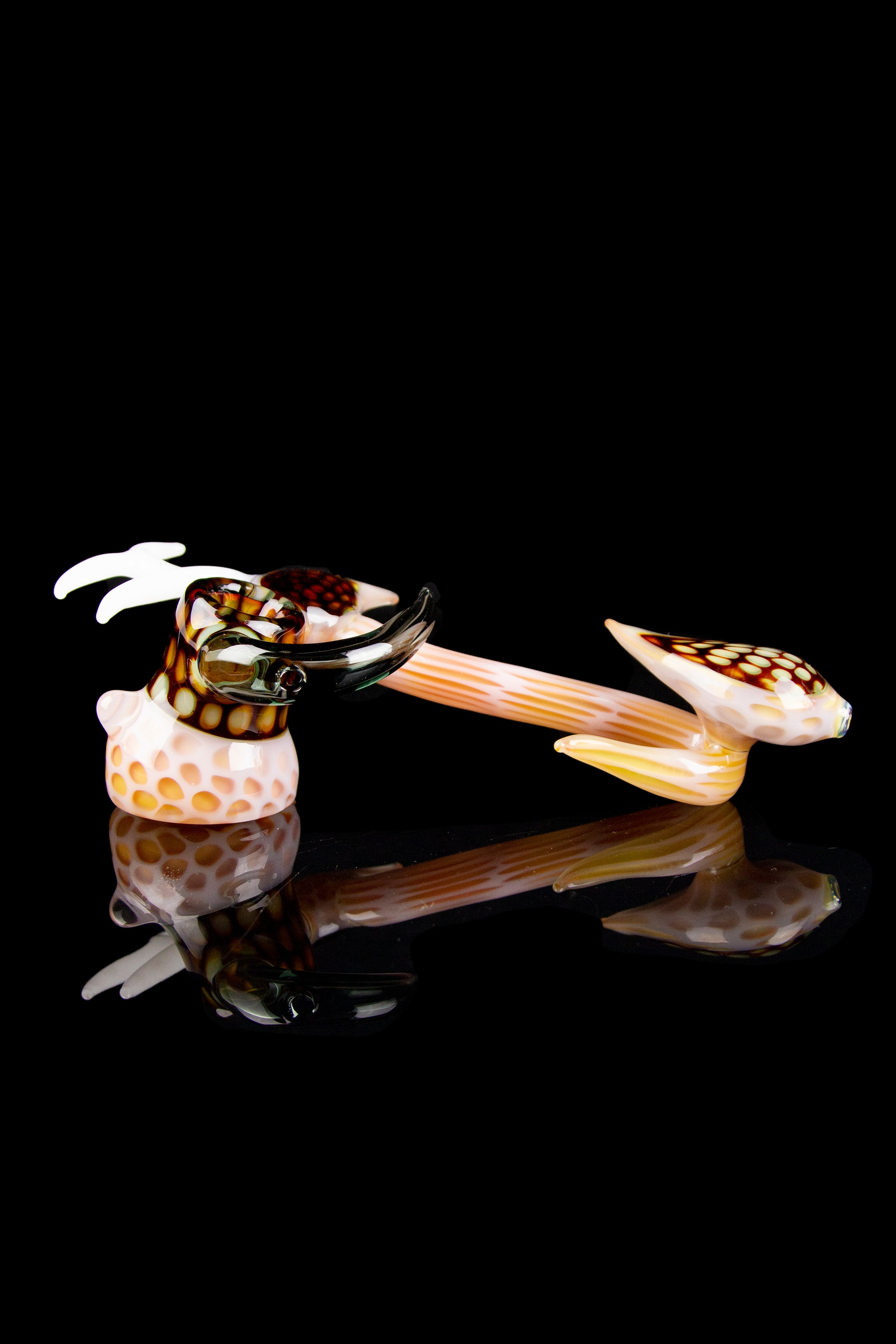 Exquisite Tiger Cowrie Hammer-Style Hand Pipe