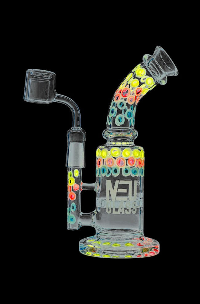NEU Honeycomb UV & Glow-in-the-Dark Water Pipe: A Night Owl's Dream