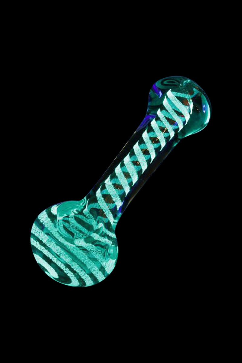 Enchanting Glow-in-the-Dark Swirl Hand Pipe